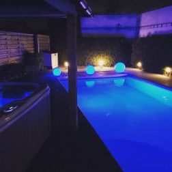 Verlicht zwembad